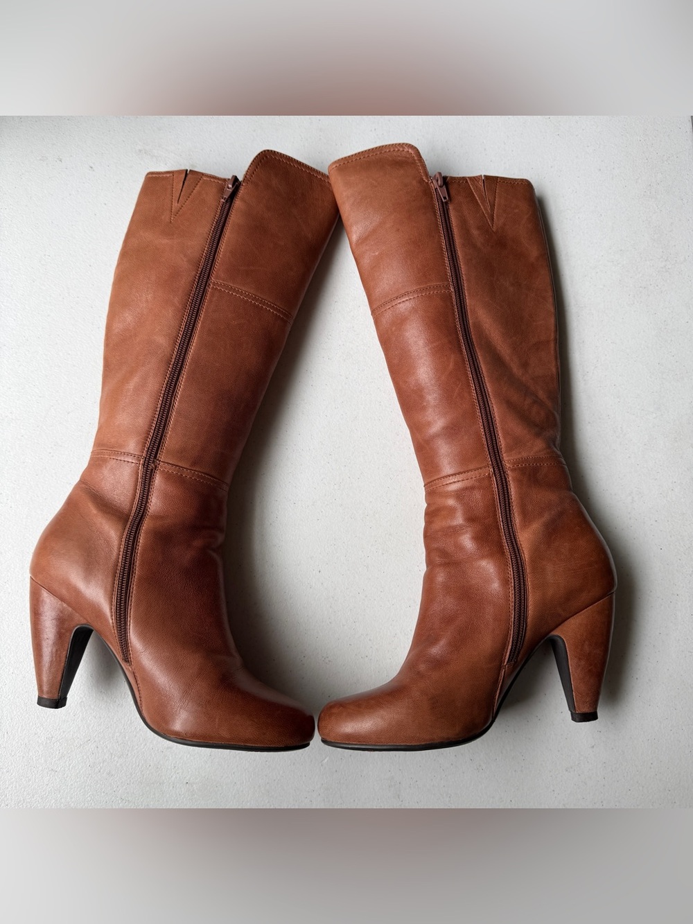 MIZ MOOZ FLYNN KNEE HIGH BROWN LEATHER BOOTS WOMENS SIZE 7.5 SIDE ZIP HEELED